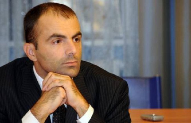 Građani u partije zbog interesa, a ne ideologije