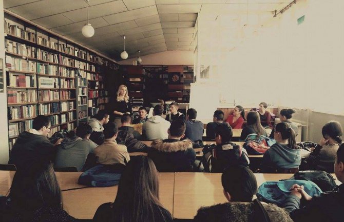 Ohrabriti mlade da govore o problemima sa kojima se susreću