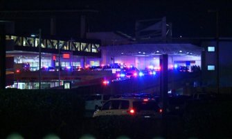 SAD: Policija pucala u napadača mačetom na aerodromu