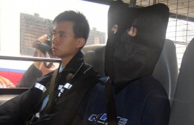 Masakrirao roditelje, pa im odrubljene glave ostavio u frižider