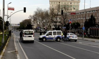 Istanbul:Oružani napad na policiju, jedan napadač ubijen, drugi u bijegu 
