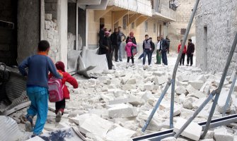 Desetoro poginulih u napadu na školu