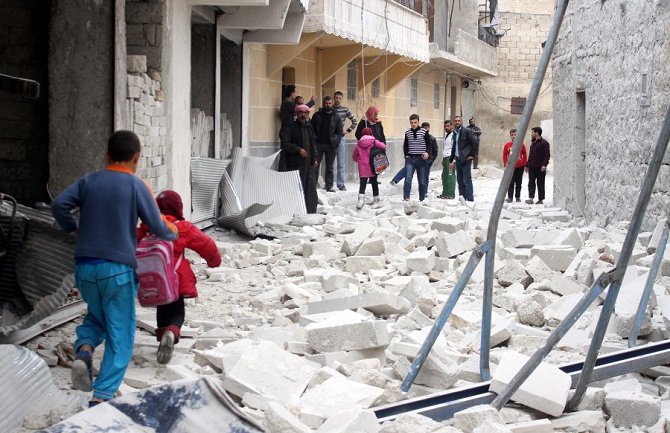 Desetoro poginulih u napadu na školu