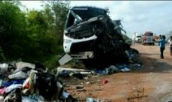 Minibus pao u rijeku, 19 mrtvih