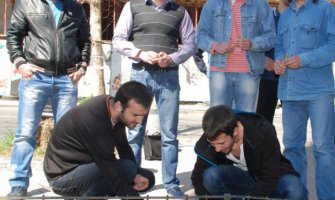 Pale svijeće za dušu preminule nikšićke opštine i njene srednje klase