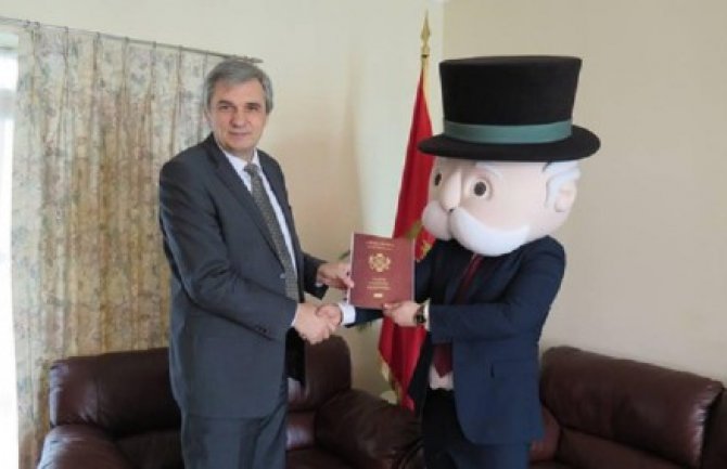 Gospodinu Monopolu pasoš Crne Gore