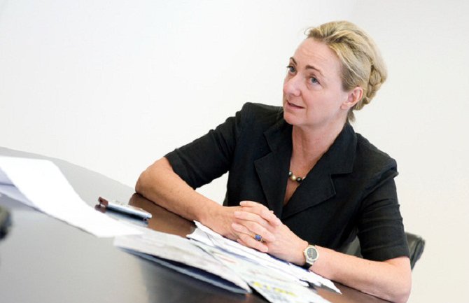 Kolm: Premijer da se oslobodi neefikasne administracije