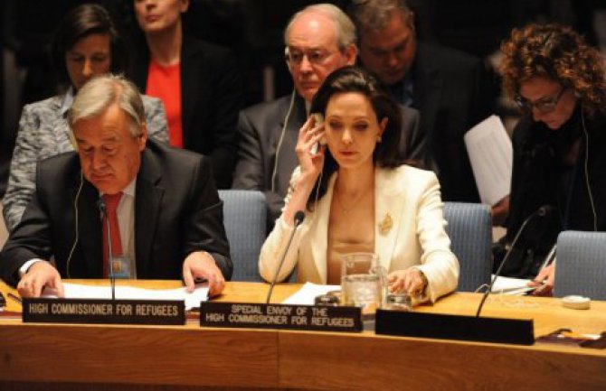 Sirijski ambasador zanijemio pred Anđelinom Džoli