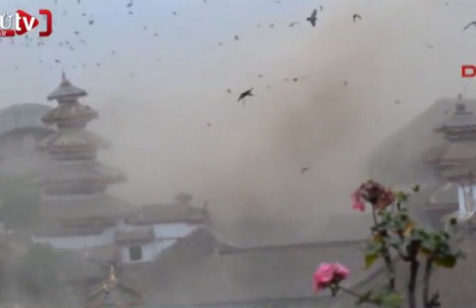 Trenuci prije zemljotresa u kojem je stradalo preko 3.700 ljudi(VIDEO)