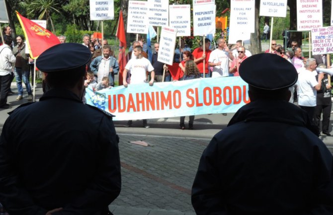 Prvomajski protest: Nećemo da budemo jeftina radna snaga