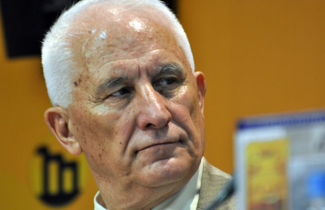 Ono ś kod śjekira, śjutra učinilo  da su i Srbi u Crnoj Gori ŚRBI