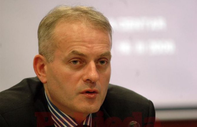 Vujović: Podijeljena medijska zajednica i sve slabiji mediji