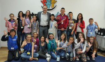 Buduće generacije će imati znanja i mogućnosti da doprinesu demokratskom društvu