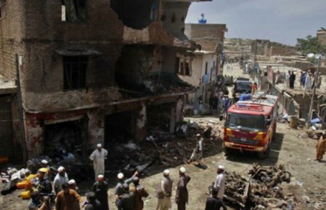 U napadu na autobus ubijena 43 šiita