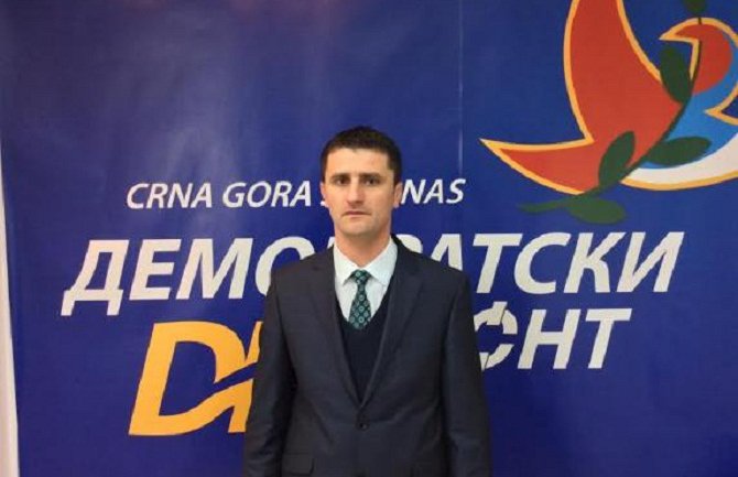 Vojvodićeva je dovedena da uništi Univerzitet Crne Gore 