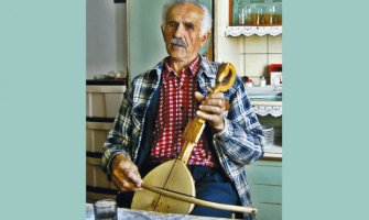 Rusima poklanja plac na Vučjem dolu i katune!