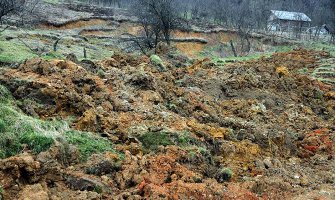 Klizišta odnijela 33 života