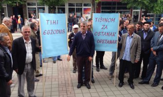 Vlada svojom neozbiljnošću još više podstakla građane na odlazak