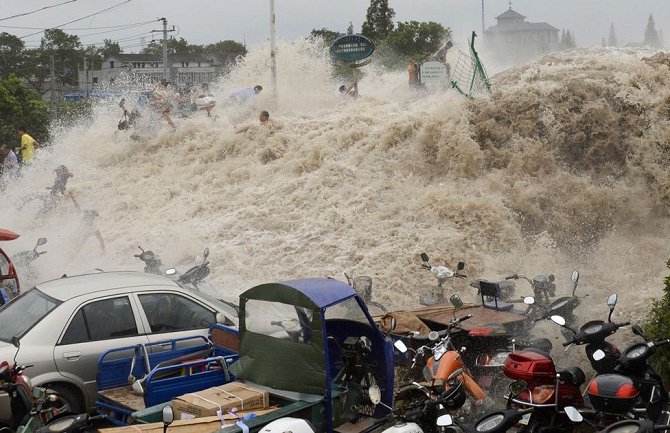 Najmanje 48 poginulih u poplavama u Kini