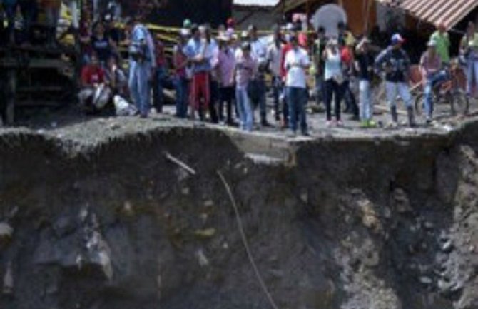 Klizište zatrpalo pet kuća, među šest poginulih i troje djece