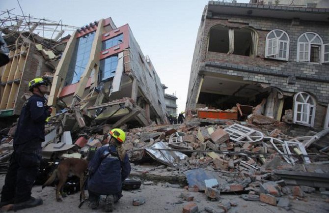 Nepal: Odron napravio opasno jezero