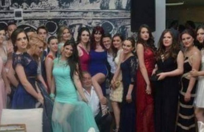 Protest učenika: Nema Vere, nema škole!