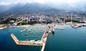 Beograđanka ubola prijatelja nožem, on prijavio pad sa motora