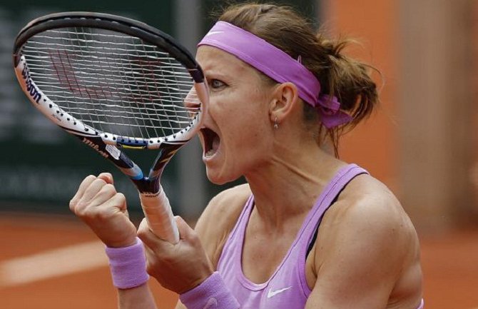 Safarova eliminisala Šarapovu