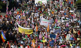  Nekoliko hiljada osoba na protestima protiv Samita G7