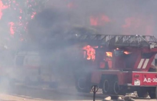  U Ukrajini pakao,   vatra guta vozila 