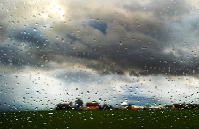 Sjutra pljuskovi i grmljavina, temperatura do 34 stepena