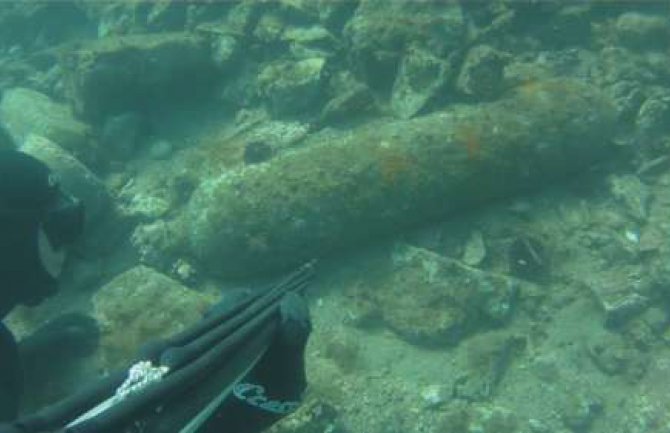 Iz mora u Bjelilima izvađena bomba