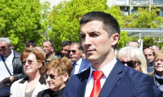 Bečić čestitao Ramazan: Praznik će doprinijeti zajedničkoj ljubavi