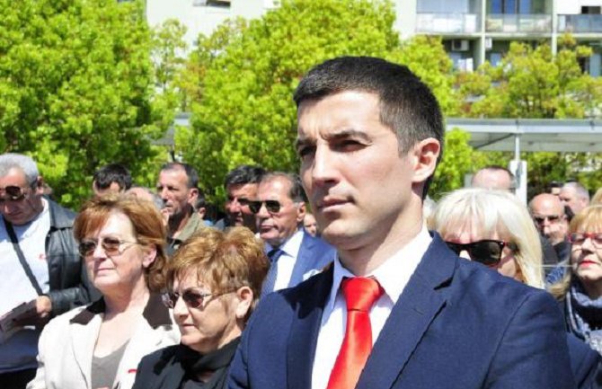 Bečić čestitao Ramazan: Praznik će doprinijeti zajedničkoj ljubavi