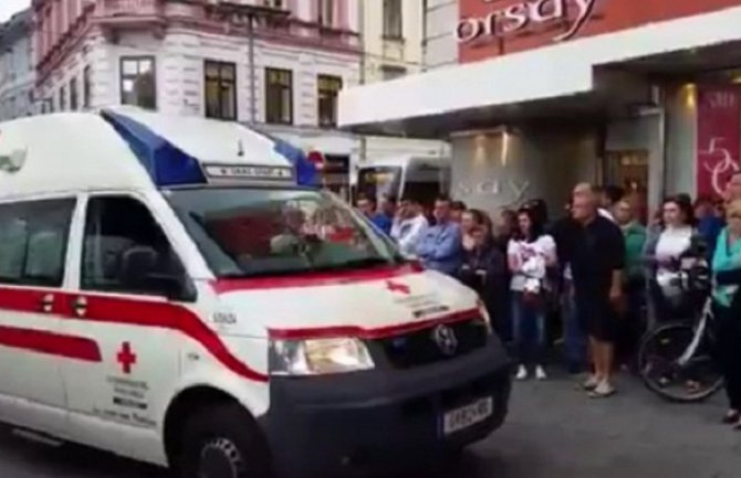  Džipom gazio, pa nožem ubadao ljude - troje mrtvih, 50 povrijeđenih!