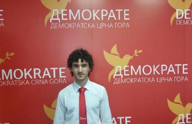 Demokrate: Daćemo pun doprinos za bolji položaj mladih