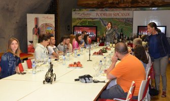 Novinari iz Srbije posjetili „13. Jul Plantaže“