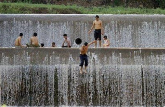  U Pakistanu od vrućine umrlo više od 450 ljudi