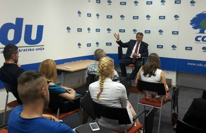 Červenjakov: U NATO najkasnije dogodine, u EU oko 2020.