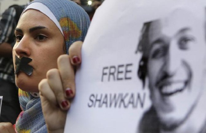 Egipat: Zatvaraju, muče i prebijaju novinare