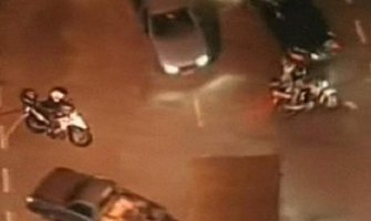 Policajac pucao na djecu (VIDEO)