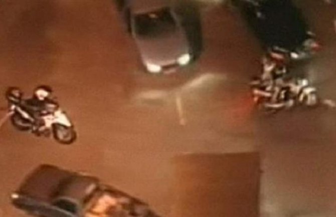 Policajac pucao na djecu (VIDEO)