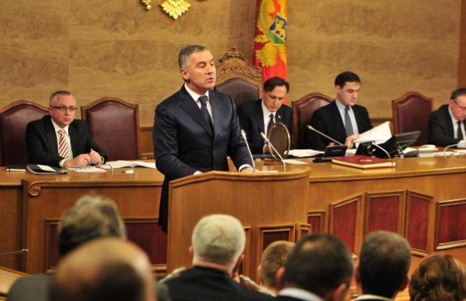  Ako Parlament neće, Vlada može sama da odlučuje o investicijama