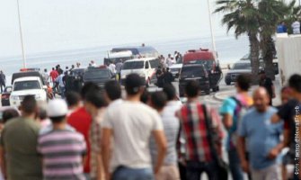 Teroristički napad u Tunisu, 37 mrtvih