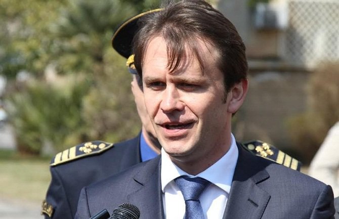 Kujovićima novac za stan, policija pomaže u školovanju