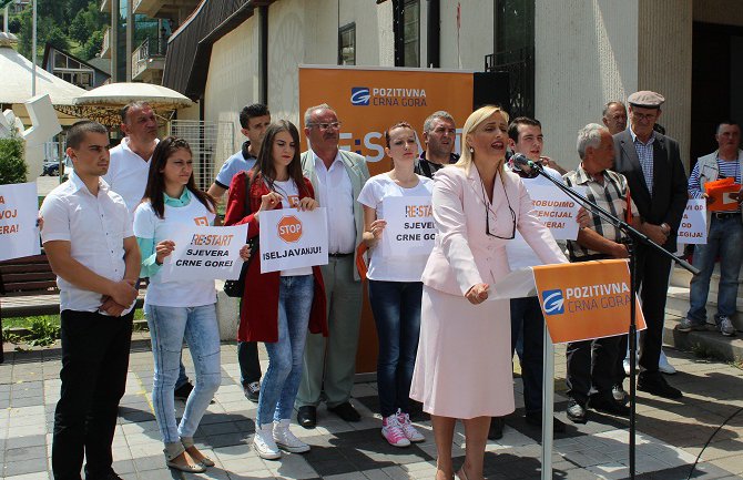 Jasavić: Pogrešna vladina politika masovno iselila građane