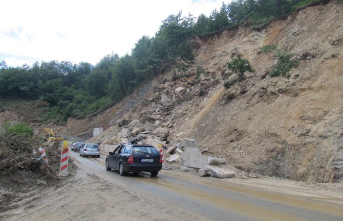 Radovi na putu dočekuju turiste!