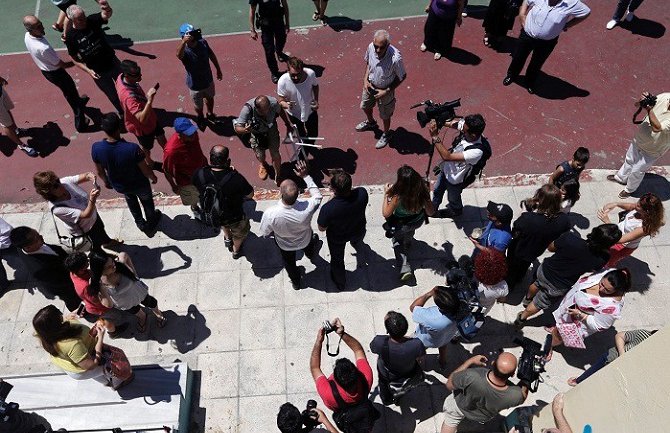 Grčka: Glasač udario kameru Tanjuga