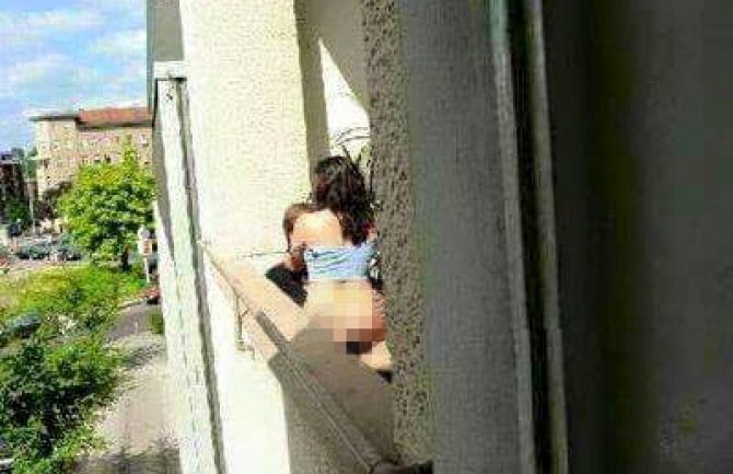  Par u Banjaluci uhvaćen u seksu na terasi (FOTO 18+)