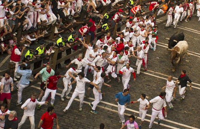 U trci s bikovima povrijeđeno sedam osoba